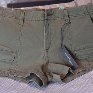 Women's Market and Spruce Short shots